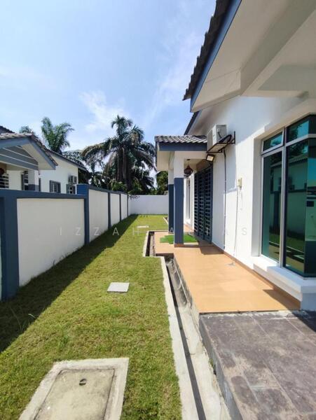 RUMAH CANTIK Semi D Setingkat Salak Pekerti 28 Salak Tinggi - 3