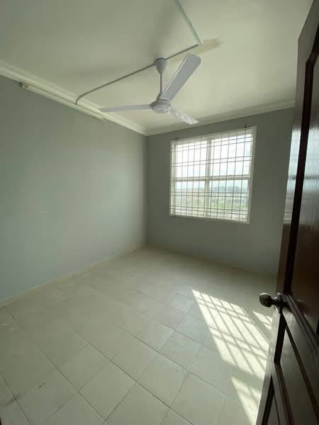 Lake View Suites - 5