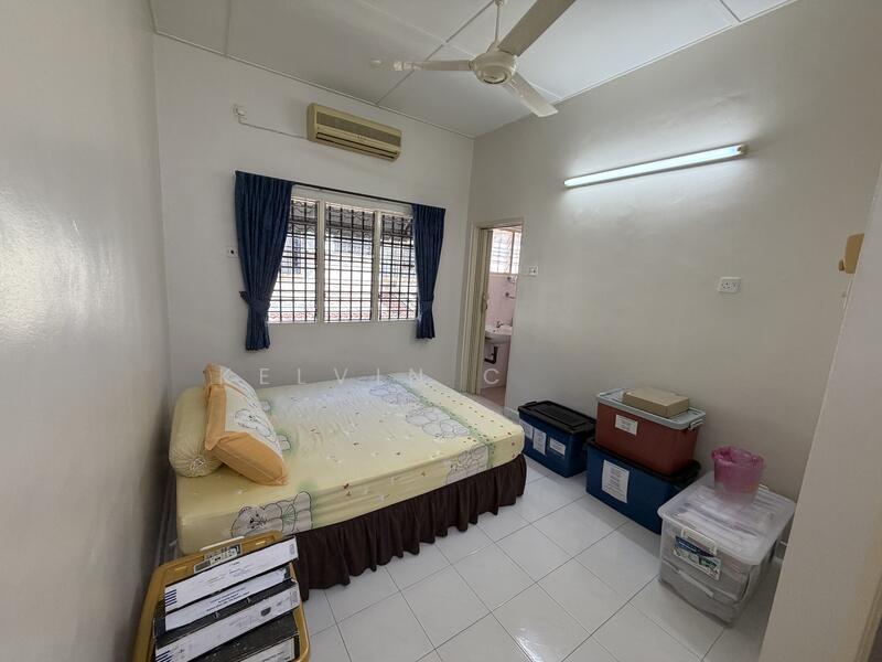 Pengkalan Barat Double Storey House - 3