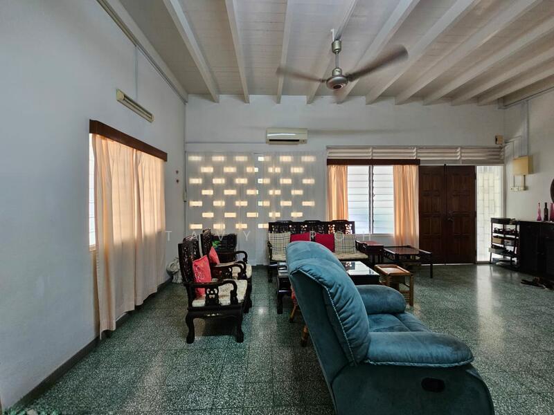 off jalan macalister - 2