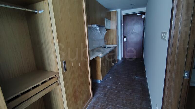 Carnelian Tower 1 - 4