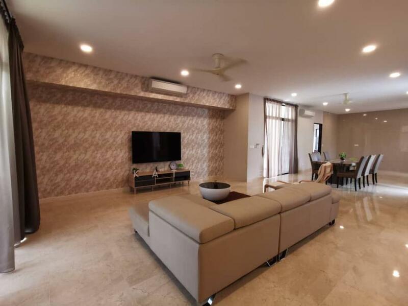 Noble Park Grand Pool Villas East Ledang - 2