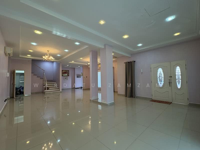 Bandar Tasik Kesuma - 4