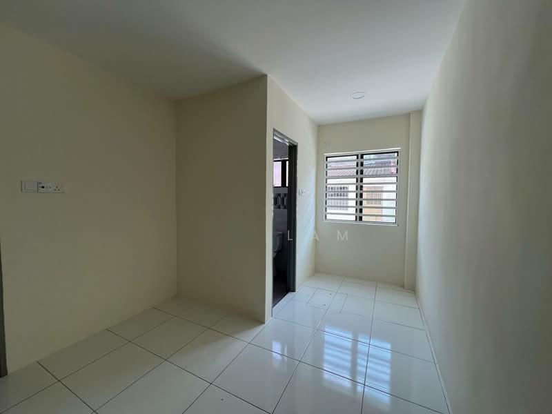 Taman Pengkalan Barat - 4