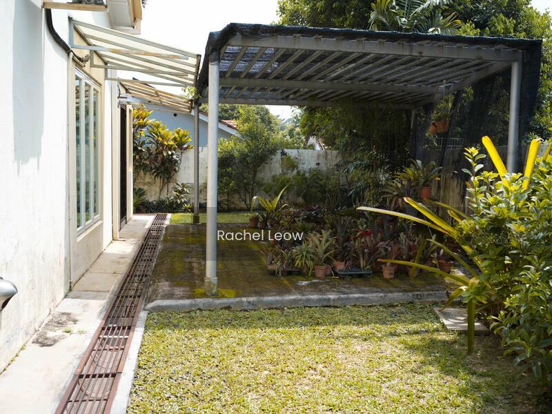 Bungalow at Seksyen 6 - 5