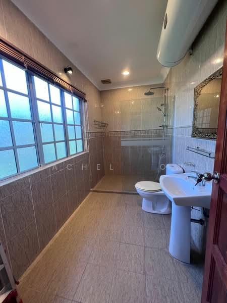 Bungalow at Seksyen 6 - 1