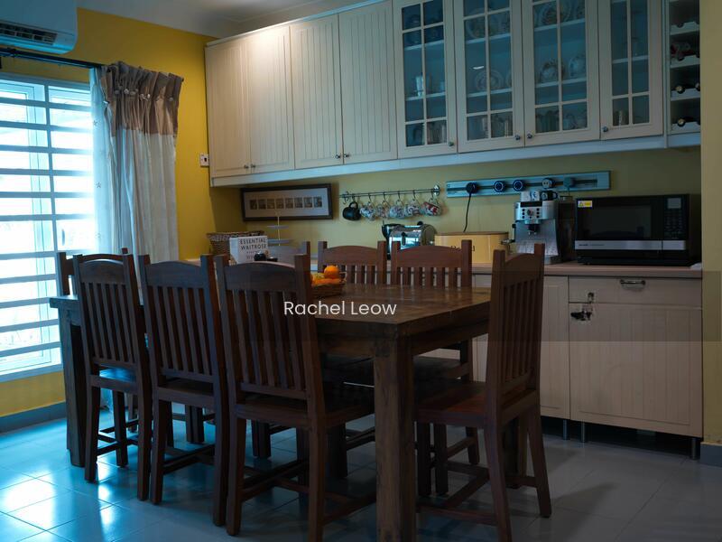 Bungalow at Seksyen 6 - 4