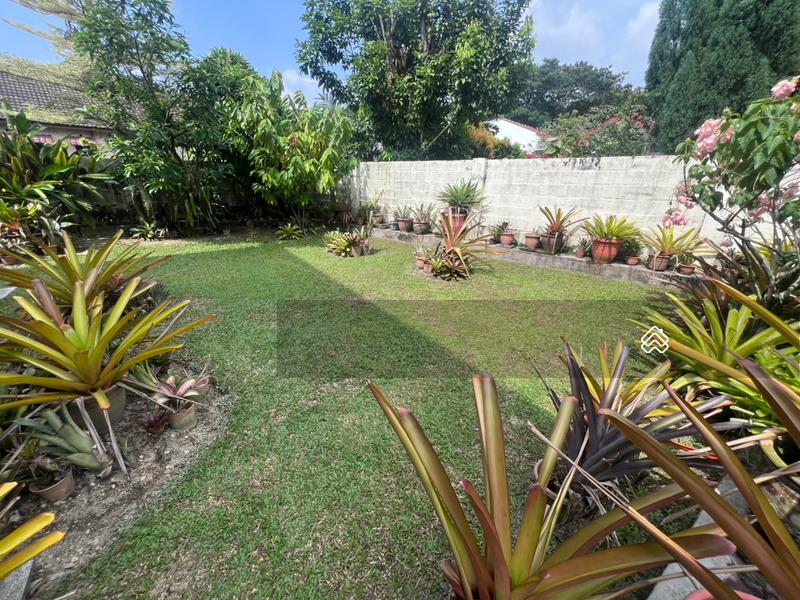 Bungalow at Seksyen 6 - 3