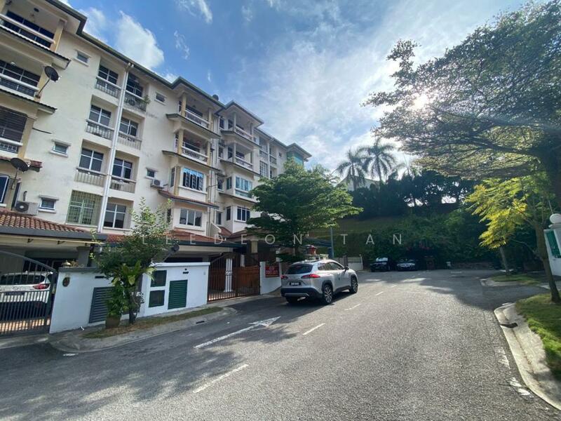 Lagenda Mas Gated & Guarded 2 Sty Renovated Duplex Town House For Sale - 1