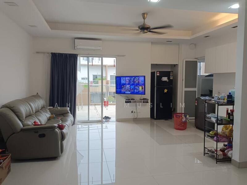 Townhouse Casa Bluebell, Cybersouth, Dengkili - 2