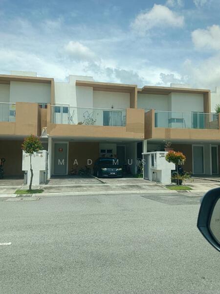 Townhouse Casa Bluebell, Cybersouth, Dengkili - 1