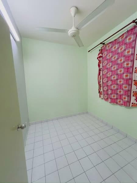 Pantai Apartment - 4