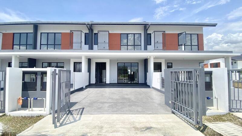 Bandar Bukit Raja : Casira 3 - 2