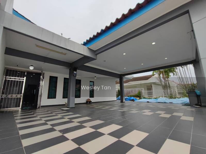 Single storey semi d in Taman Seaview, Ujong Pasir for sale - 1