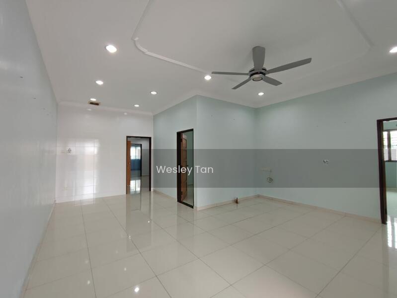 Single storey semi d in Taman Seaview, Ujong Pasir for sale - 3