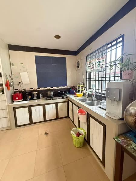 Jalan kemuliaan, taman universiti - 4