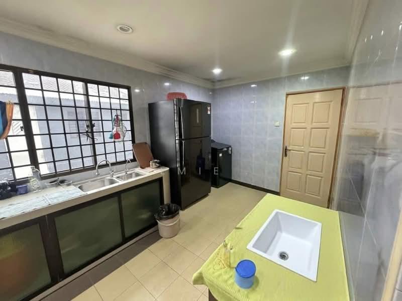 Taman Johor Jaya - 3