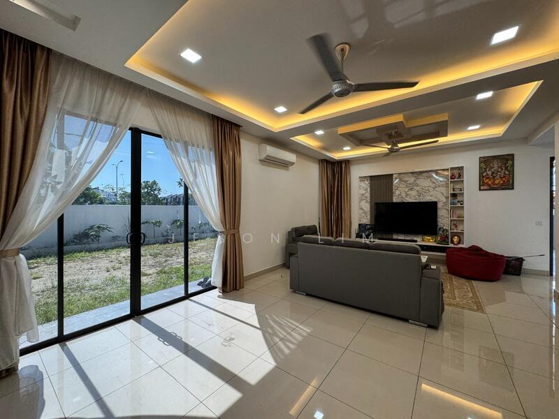 Bandar Bukit Raja : Lumira - 4