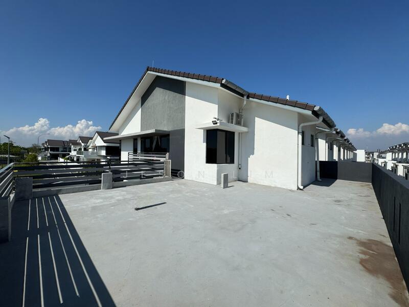 Bandar Bukit Raja : Lumira - 1