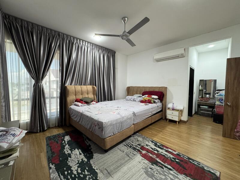 Bandar Bukit Raja : Lumira - 5