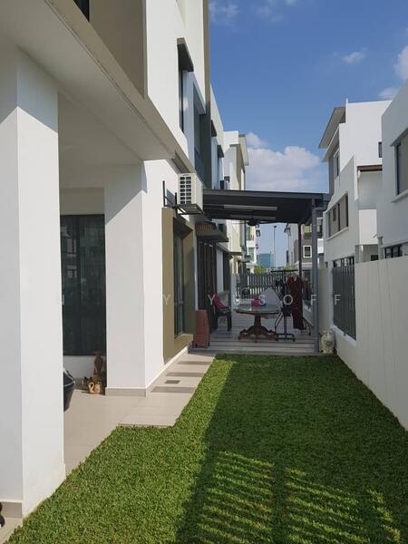 3 Storey Semi D-Cluster, Setia Utama - 1