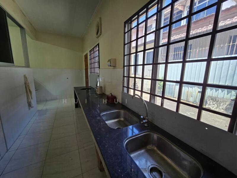 Taman Universiti - 4