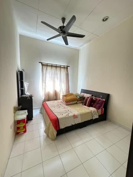 Taman Ixora - 4