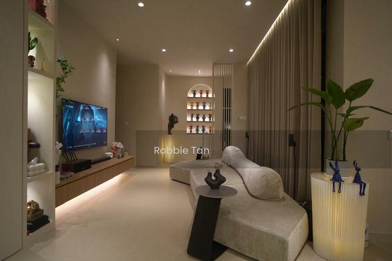 Avira Medini Iskandar - 4