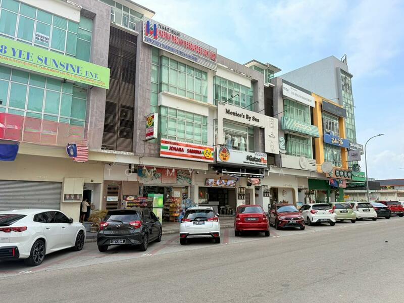 Jalan Austin Heights 8/4, Austin Heights - 4