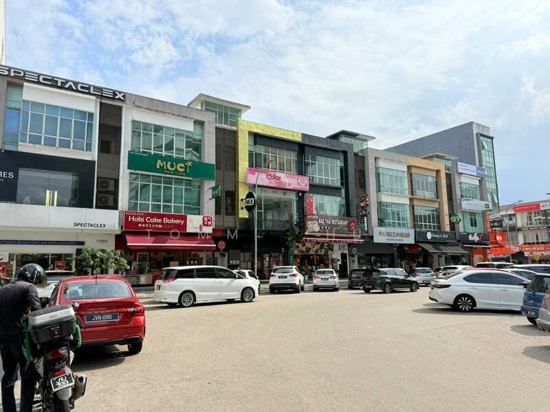 Jalan Austin Heights 8/4, Austin Heights - 3