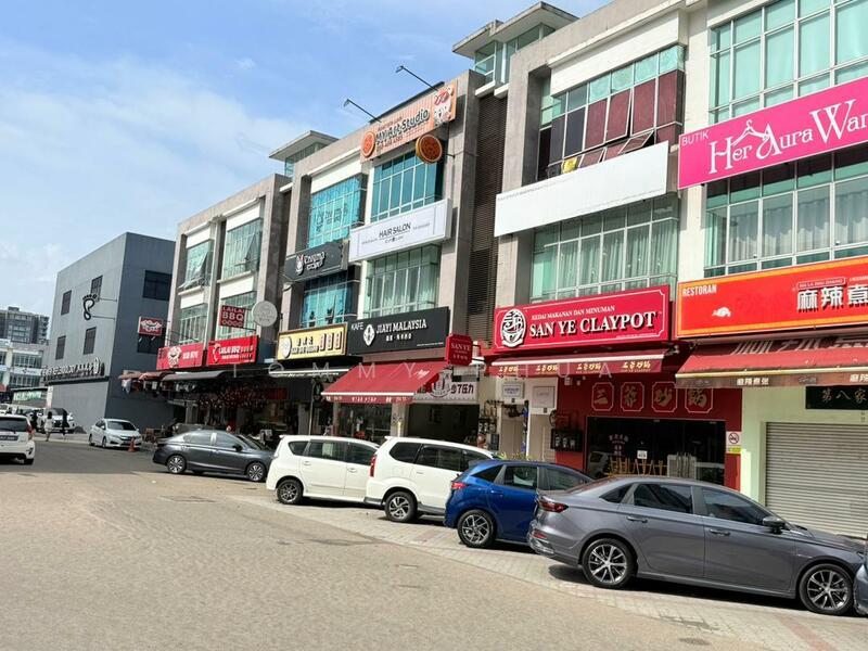 Jalan Austin Heights 8/4, Austin Heights - 2