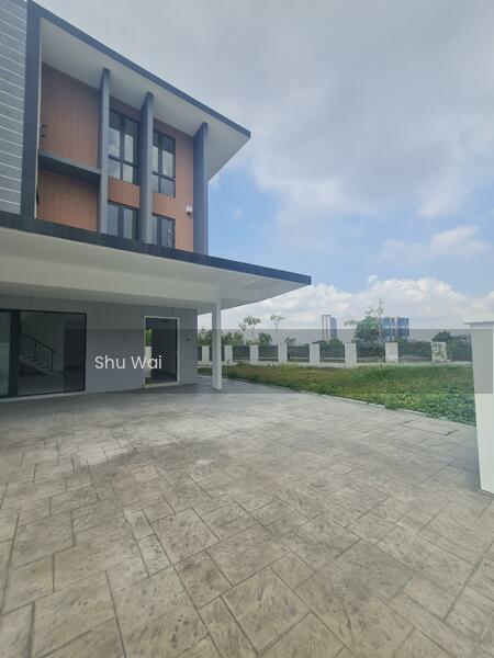 Corner,3sty Superlink BIG side land,do you think 9mins to Pavilion 2,ONLY 1.9xmil,OK? - 1