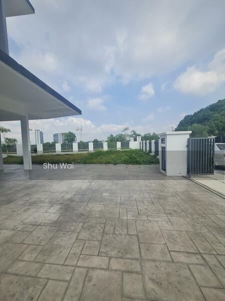 Corner,3sty Superlink BIG side land,do you think 9mins to Pavilion 2,ONLY 1.9xmil,OK? - 3