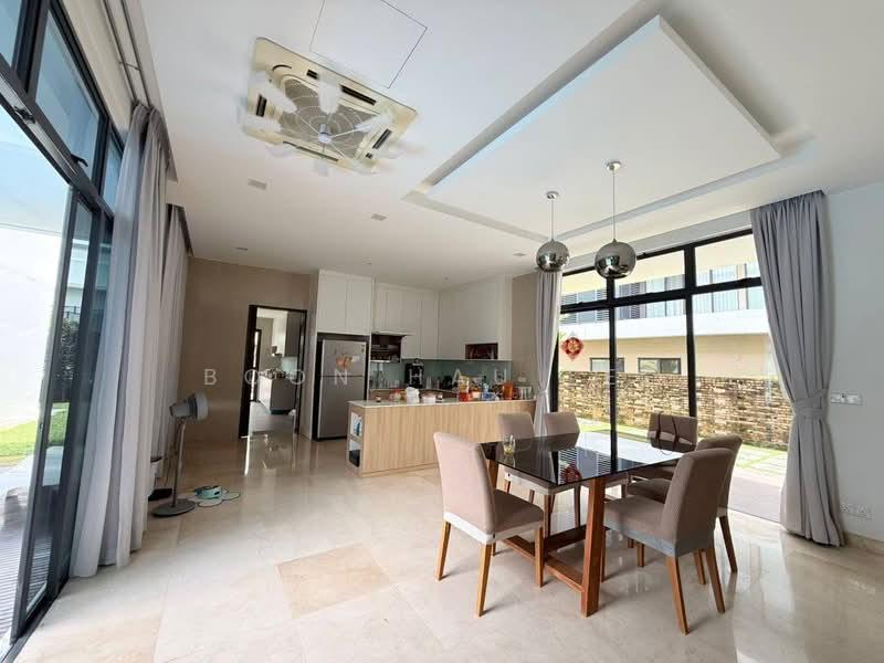 Noble Park Grand Pool Villas East Ledang - 4