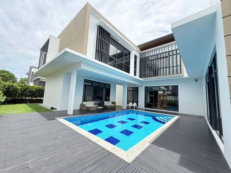 Noble Park Grand Pool Villas East Ledang - 1