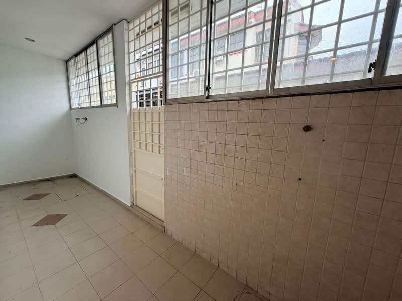 Taman Desa Cemerlang Jalan Saga - 4