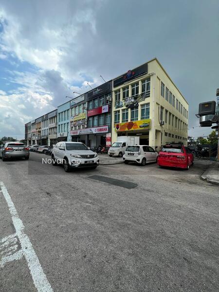 Taman Mount Austin - 1