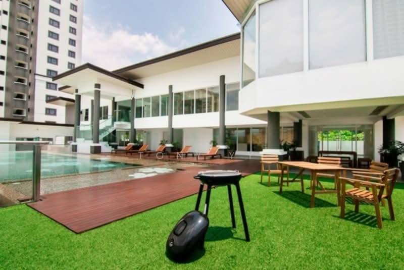 Royalle Condominium - 4