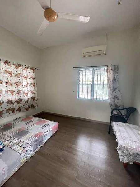 Taman Ungku Tun Aminah - 4