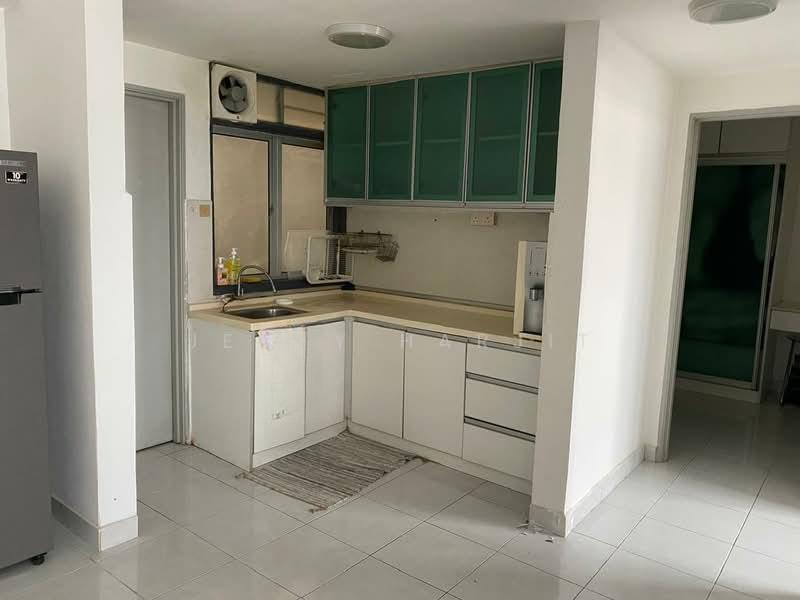 Main Place Residence - 3