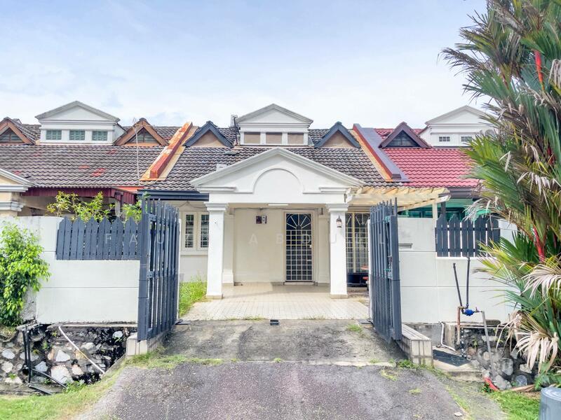 USJ 6, Subang Jaya - 1