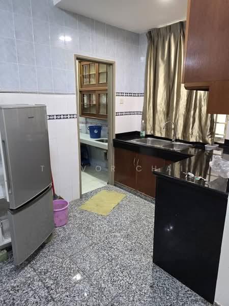 Pangsapuri Pelangi - 1