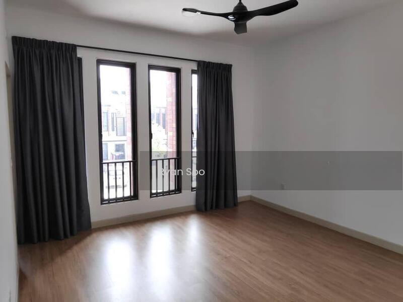 City of Elmina : Elmina Valley 2 - 3