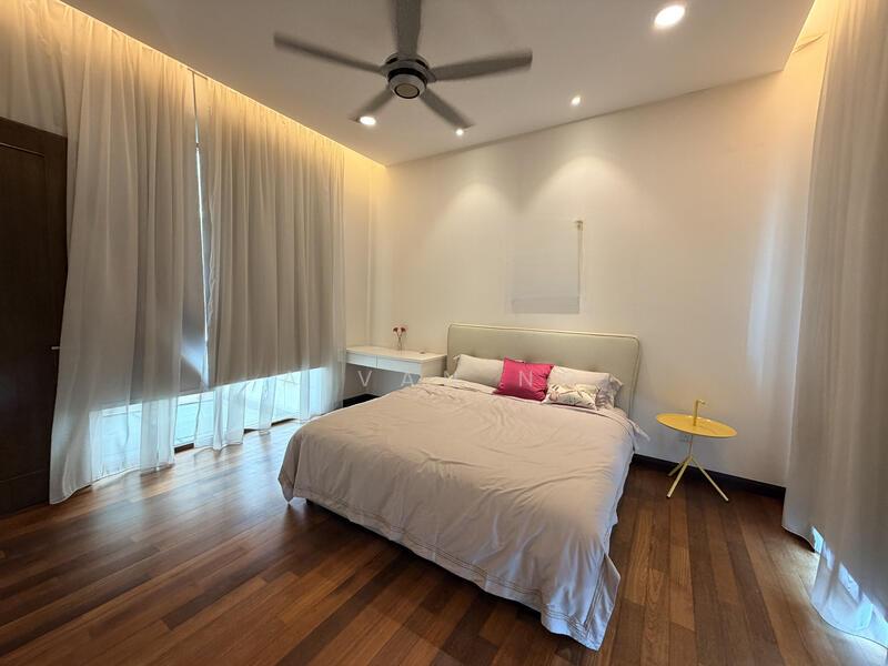 Kiara Hills - 2