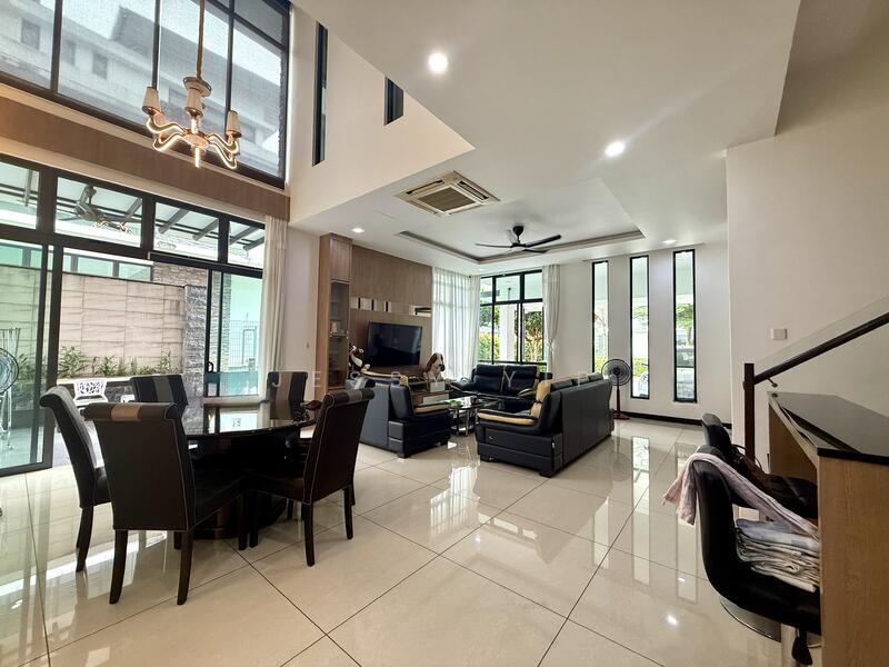 THE STRAITS VIEW RESIDENCES - 1