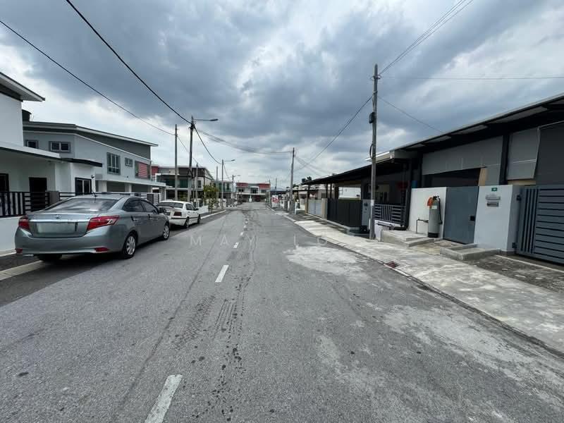 Semi-Detached House at Panorama Lapangan Saujana (Green Park) - 3