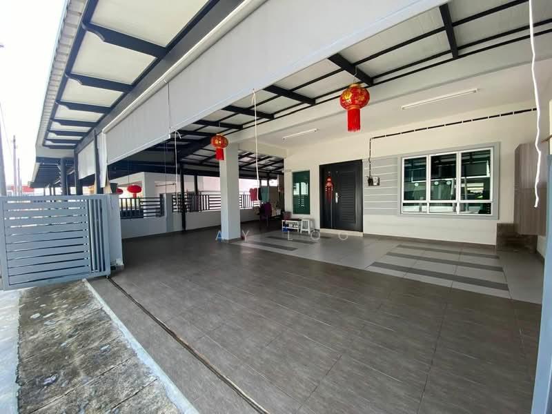 Semi-Detached House at Panorama Lapangan Saujana (Green Park) - 4