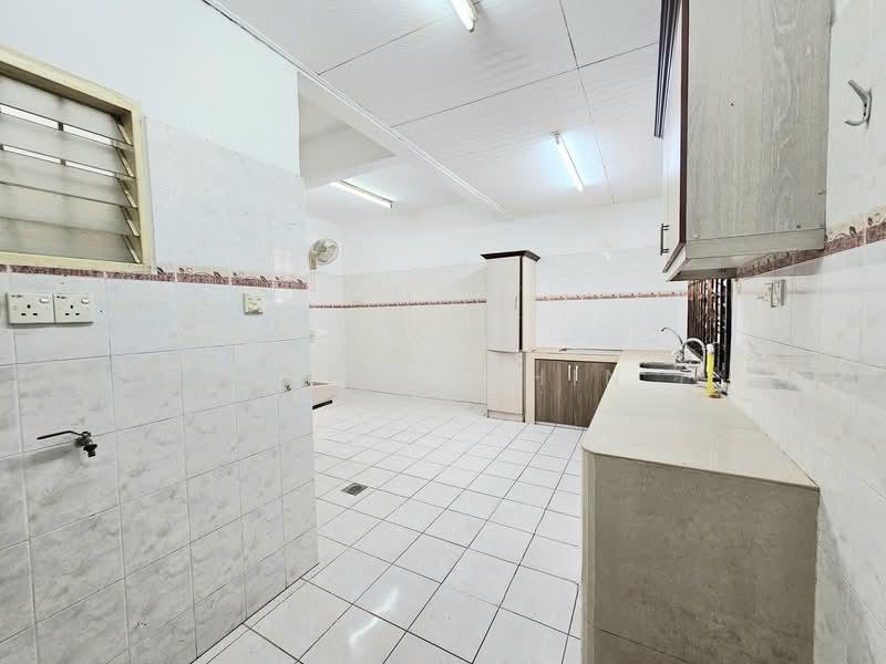 TAMAN PUCHONG UTAMA - 4