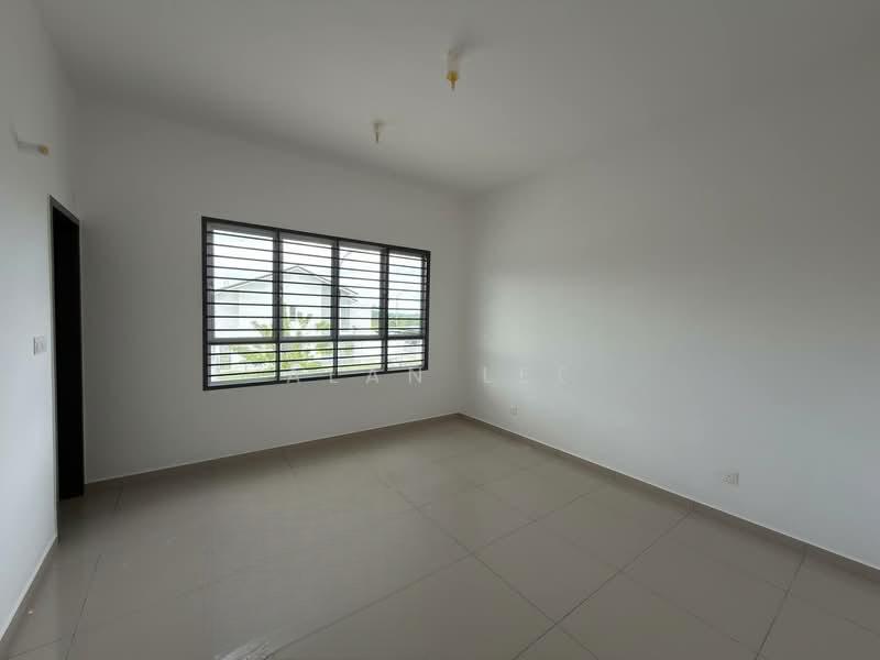 Taman Puncak Tropicana - 5