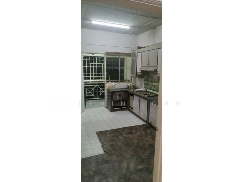 Lily & Jasmine Apartment - 3